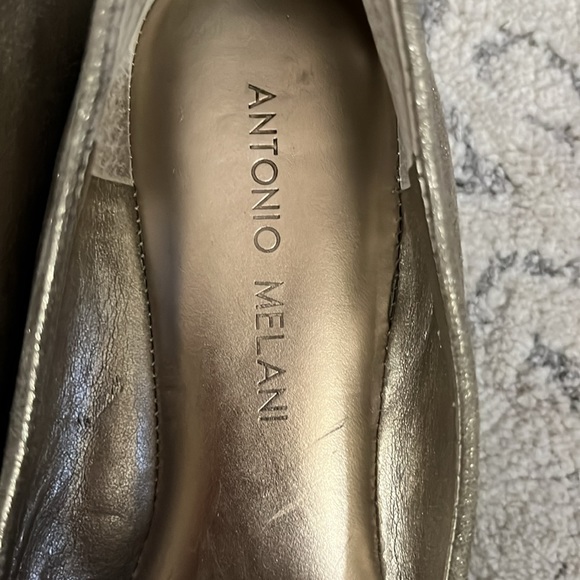 Antonio Melanie gold flats with round jeweled detail Size 7.5M - Picture 15 of 17